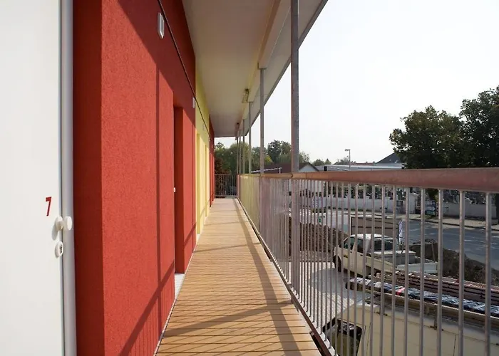 Angern موتيل 3*